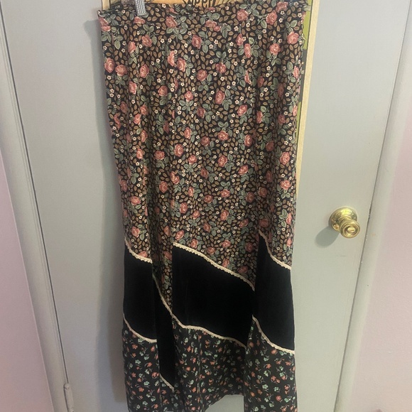 True vintage, 70’s maxi skirt. - Picture 1 of 4